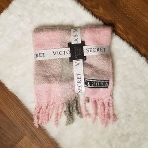 Victoria's Secret Winter Angel Collection scarf